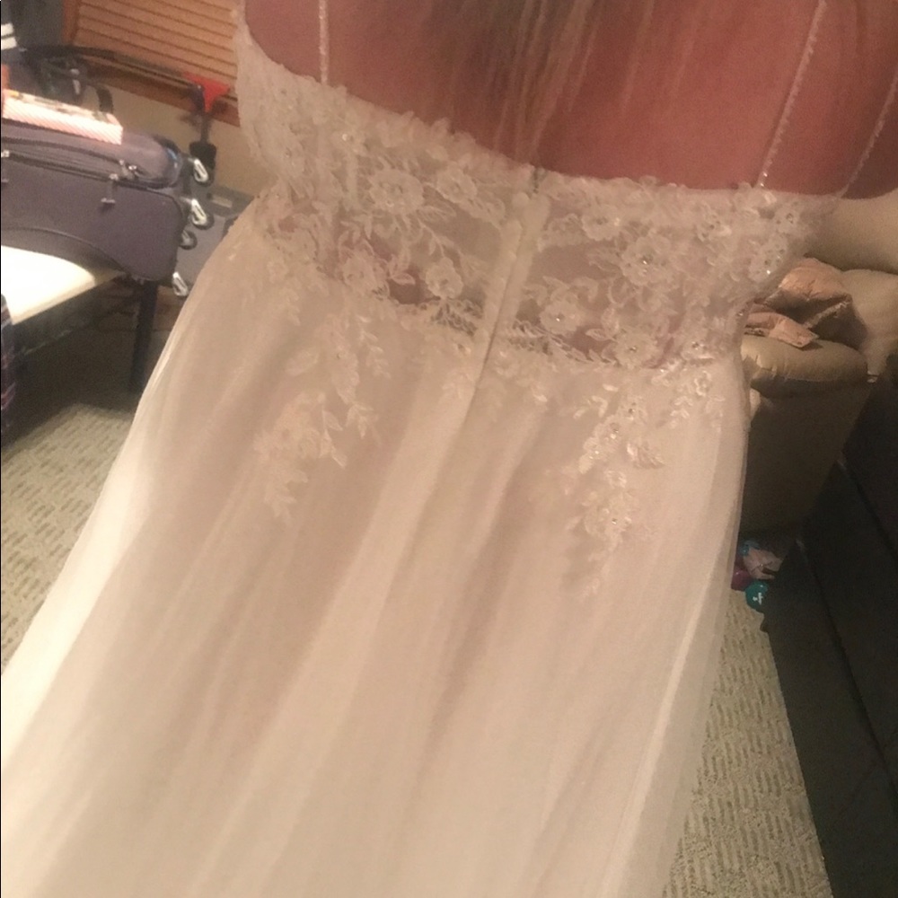 Size 26 wedding dress - Picture 4 of 6